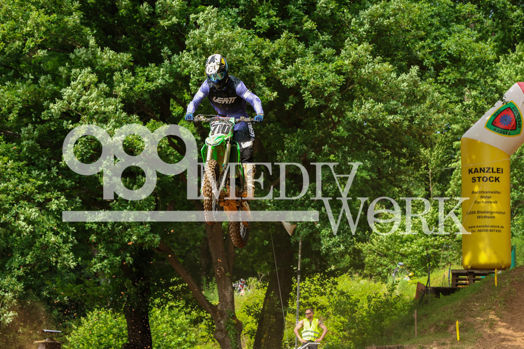 5E6A4989 | 989 MEDIAWORK