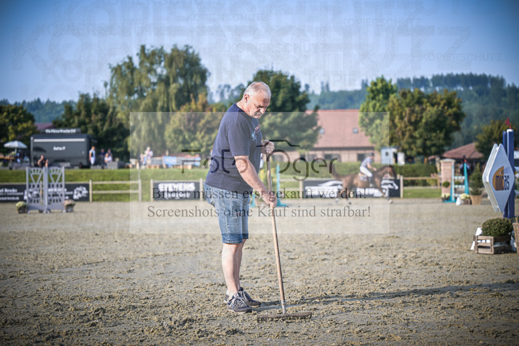 DOS_1326 | Entdecke hochwertige Reitturnierfotos von Foto Oger. Professionell, emotional und authentisch – jetzt Lieblingsmomente im Shop bestellen.Deutschlandweite Turnierfotografie. - Realisiert mit Pictrs.com