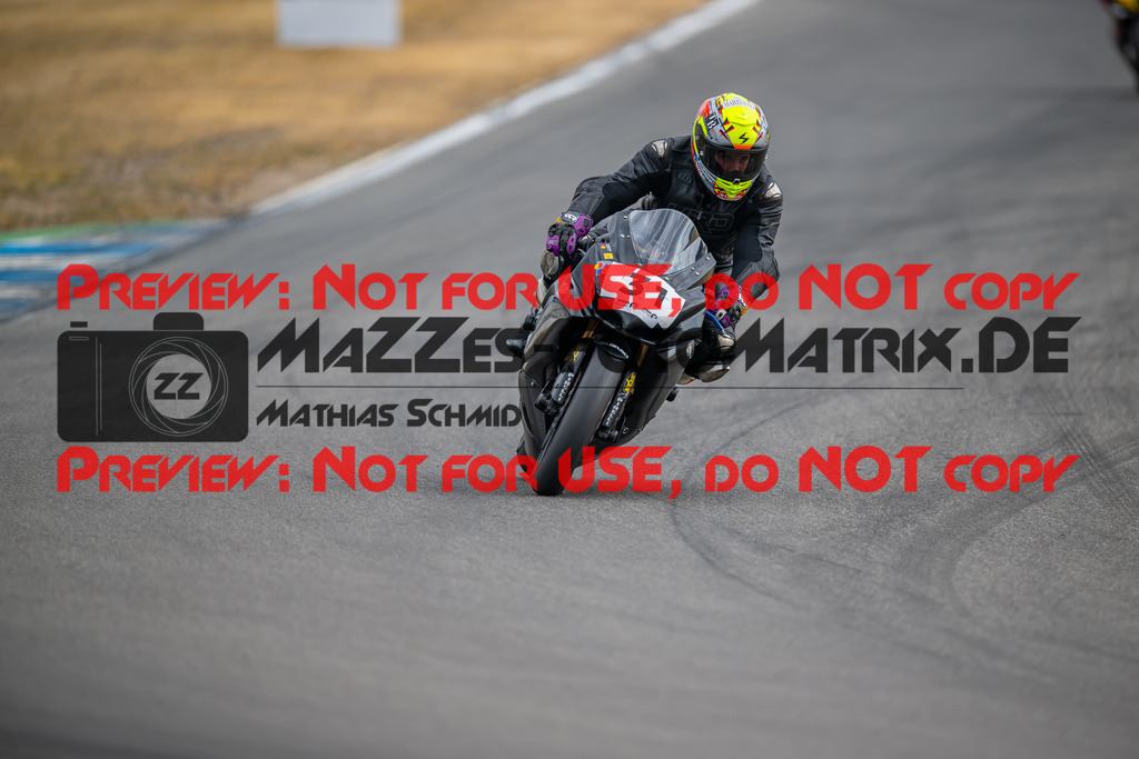 MaZZes-Fotomatrix-20260809-586836 | R1