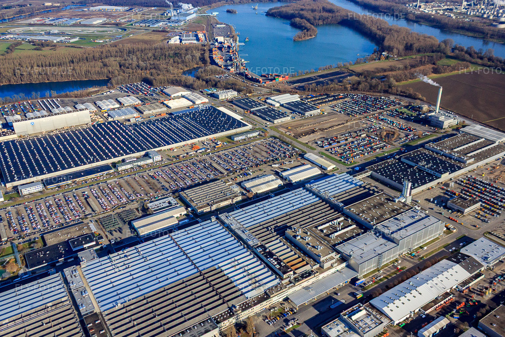 Luftbild: Industriepark Wörth GmbH mit Automobilwerk Mercedes-Benz Werk Wörth der Daimler AG im Ortsteil Maximiliansau in Wörth im Bundesland Rheinland-Pfalz in Deutschland. Foto: IMG_23044.jpg vom 02.12.2009 durch Werner Riehm/FLY-FOTO.deIndustriepark Wörth - Für die Zukunft bereit!