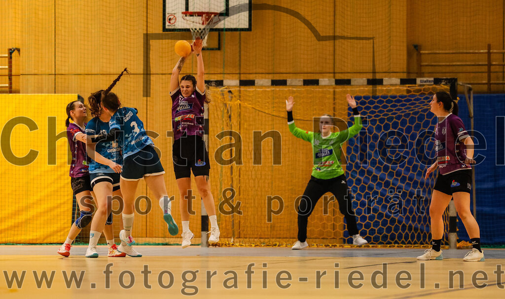 2024-03-09_108_SpVgg_Altenerding_gegen_Eintracht_Dachau-Karlsfeld | Erding, Deutschland, 09.03.2024:
Handball, Bezirksoberliga Frauen Altbayern 2023 / 2024, 17. Spieltag, SpVgg Altenerding gegen Eintracht Dachau-Karlsfeld, Endergebnis: 26:25

Julia Kranich (SpVgg Altenerding, #9), Nadja Klapproth (TSV Eintracht Karlsfeld, #19), Irina Wutz (TSV Eintracht Karlsfeld, #3), Verena Bauer (SpVgg Altenerding, #55), Torfrau Lara Kullmann (SpVgg Altenerding, #16), Janina Konrad (SpVgg Altenerding, #2)

Foto: Christian Riedel / fotografie-riedel.net