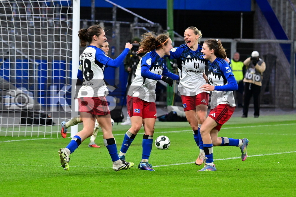 KBS Picture_HSV-Leverkusen_DFBpokal_Frauen_046 | HSV Frauen Torjubel zum 1:0 Torschuetze ist Hillebrand Sophie (HSV Frauen) ,Sportplatz :  Volksparkstadion, - Realisiert mit Pictrs.com