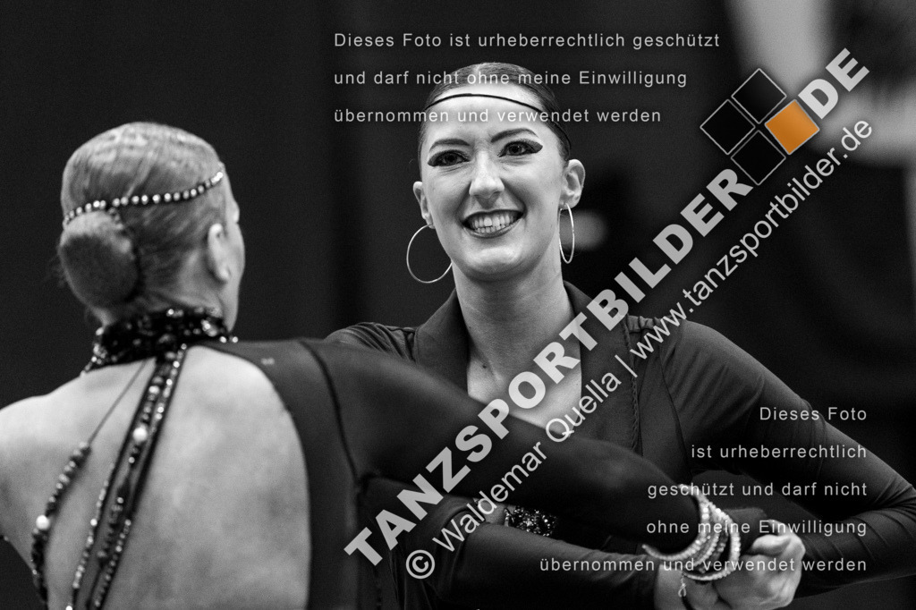 20230325-13396 | Hier finden Sie Tanz Bilder vom Latein und Standard Formationen tanzen. Sportbilder vom Tanzsport. Schöne Fotos und von Weltmeisterschaft, Europameisterschaft, Bundesliga, Regionalliga, Oberliga und Landesliga sowie von GOC Stuttgart, DanceComp, WM Bremen