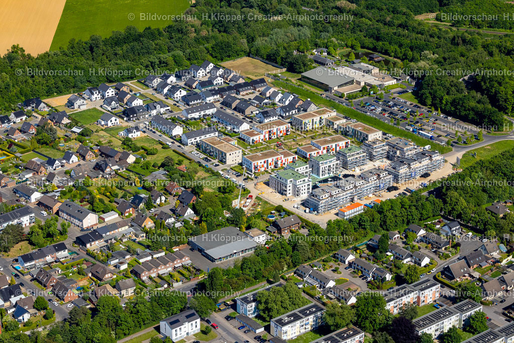 Luftbild Bedurg-3335 | Luftbildfotografie und Luftbild Bedurg Baustelle zum Neubau- Wohngebiet einer Ein und Mehrfamilienhaus- Siedlung des Baugebiets "Sonnenfeld" - Realisiert mit Pictrs.com