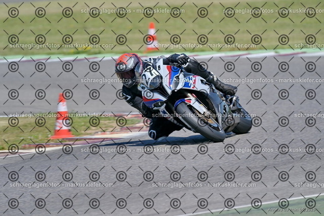 26BT01-1733 | 027 - Realisiert mit Pictrs.com
