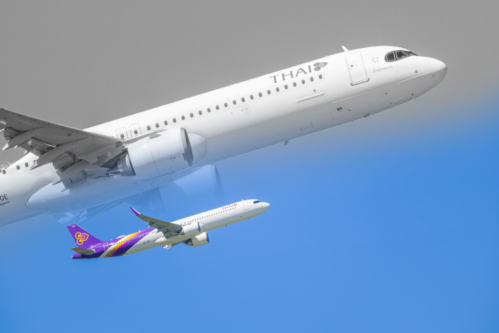 AIRBUS A321neo | Kurz nach dem Start in Hamburg Finkenwerder wurde dieser AIRBUS A321neo aufgenommen. Der farbige Teil des Bildes zeigt das Original, der schwarz-weiße Teil erscheint wie ein Widerhall, der die großen Empfindungen für das Fliegen verstärkt. — Auflösung des Originals: 8256 x 5504 px. - Realized with Pictrs.com