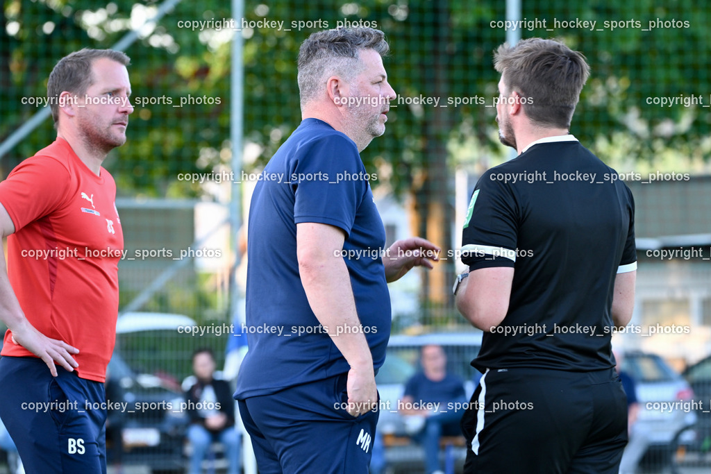 SAK vs. SC ST. Veit | Asisstentcoach SC St. Veit Bernhard Seebacher, Headcoach SC St. Veit Martin Harald Kaiser, Jürgen Hartenberger Referee, SAK vs. SC ST. Veit, SAK vs. SC ST. Veit am 30.04.2025 in Klagenfurt (Sportpark Welzenegg), Austria, (Photo by Bernd Stefan)