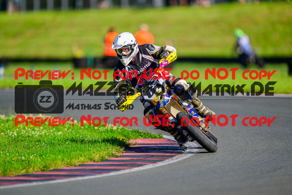 MaZZes_FotoMatrix_240622_6007705_2-71 | UE40