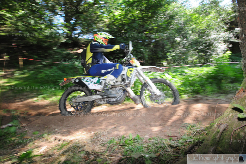 DSC_5580 | Sportfotografie , Motorsport, Motoross, Reitsport, Mointainbike, Enduro,
Landschaft , Outdoor, Eventfotografie, Landschaft, Bilder online bestellen - Realisiert mit Pictrs.com