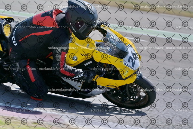26BT02-0773 | markuskiefer.com - Realisiert mit Pictrs.com