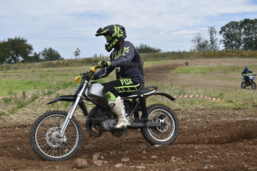 DSC_0822 | Sportfotografie , Motorsport, Motoross, Reitsport, Mointainbike, Enduro,
Landschaft , Outdoor, Eventfotografie, Landschaft, Bilder online bestellen - Realisiert mit Pictrs.com