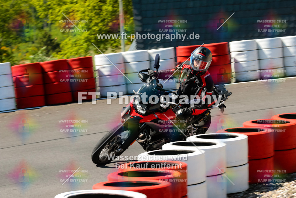 Moto-TeamOBK-22278 | Hier findet Ihr Bilder von Touristenfahrten auf der Nürburgring Nordschleife oder von anderen Veranstaltungen die ich besucht habe. Viel Spass beim Durch Schauen 