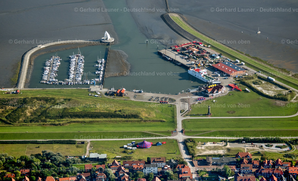 4038345 | JUIST 07.08.2020 Hafenanlagen an der Meeres- Küste der auf der Nordsee- Insel Juist im Bundesland Niedersachsen, Deutschland. Weiterführende Informationen bei: Inselgemeinde und Kurverwaltung Juist. // Port facilities on the seashore on the North Sea island Juist in the state Lower Saxony, Germany. Further information at: Inselgemeinde und Kurverwaltung Juist. Foto: Gerhard Launer