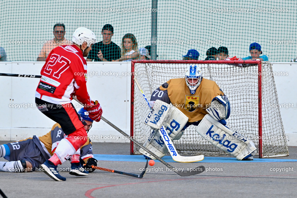 VAS Ballhockey Villach vs. HSC Eagles Poggersdorf | #70 Moser Lukas, #27 Goritschnig Martin, #12 Duricky Jan, VAS Ballhockey Villach vs. HSC Eagles Poggersdorf, VAS Ballhockey Villach vs. HSC Eagles Poggersdorf am 26.07.2024 in Villach (Alpen Arena ), Austria, (Photo by Bernd Stefan)