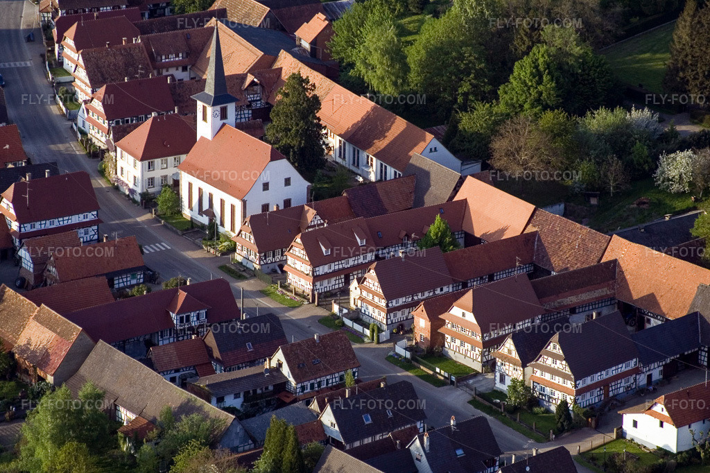 Aerial view: View of the town in Seebach in the state Bas-Rhin, France.Photo: IMG_10618.jpg taken on 05/04/2008 by Werner Riehm/FLY-FOTO.comResolution of the original: 3355 x 2236 px