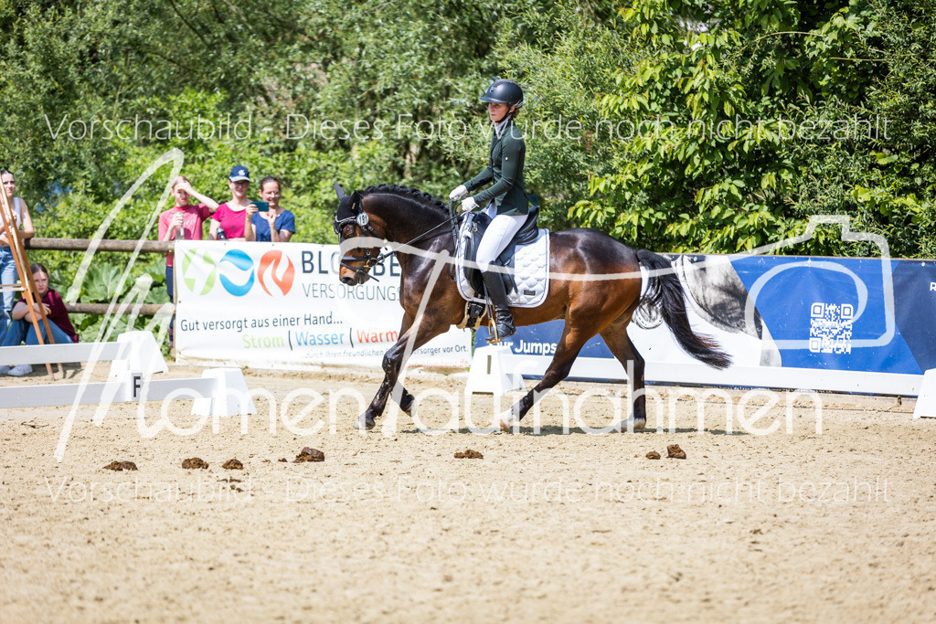 Donop24-EDre-050 | MomenTaufnahmen Pferdesportfotos