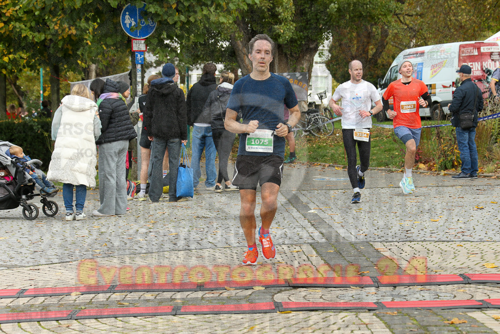 241020_1117_EX1_1785 | Sportfotografie im Rhein-Sieg Kreis, Köln, Bonn, NRW, Rheinland Pfalz, Hessen, etc. Unser Tätigkeitsfeld umfasst den Laufsport vom Volkslauf über den Marathon, Duathlon, Triathon bis zum Ultralauf wie Kölnpfad Ultra oder Schindertrail.