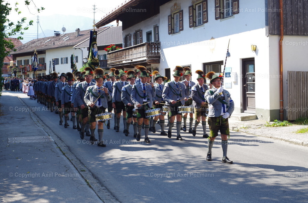 IMGP3613 | fotografiert von Axel PollmannLeonhardi Wallfahrt Benediktbeuern und Murnau, Fronleichnam, Fasching, Landschaft im Loisachtal und Benediktbeuern  - Realisiert mit Pictrs.com