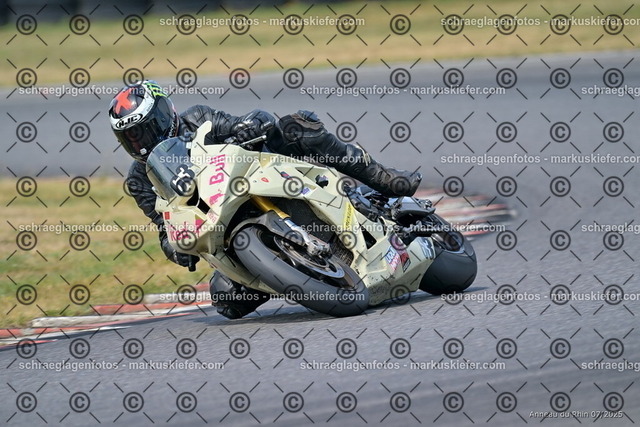25bt04-1619 | markuskiefer.com - Realisiert mit Pictrs.com