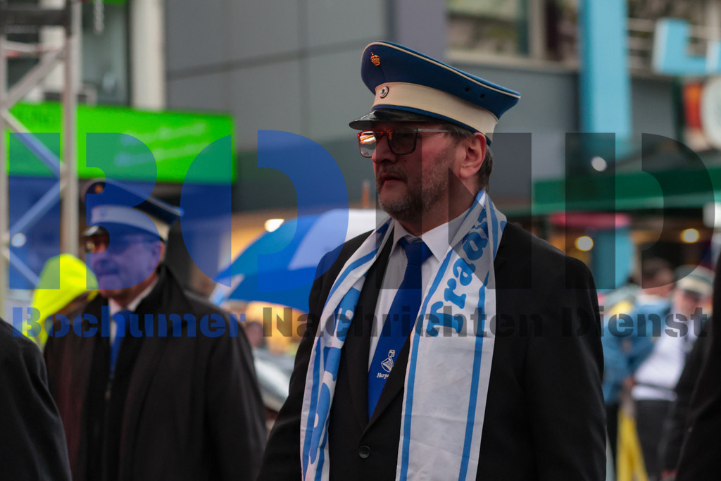 JEM_ZAPMAI20250424-4 | bond - Realisiert mit Pictrs.com