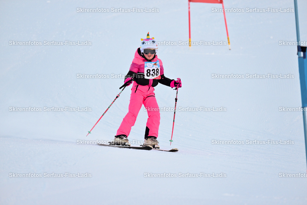 SRF_25.12.2025_0121 | Skirennfotos,Serfaus,Fiss,Ladis,Kinderskirennen,Winter,Tirol,Oberland,skirace,SFL,feelfree,weil wir's genießen,ski,Ski,skifahren,Sonnenplateau, - Realisiert mit Pictrs.com