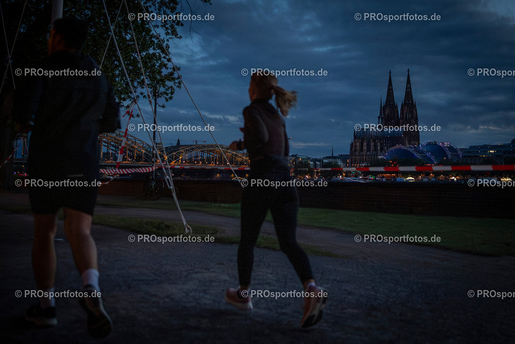 22. ASV Nachtlauf; Koeln, 28.05.25 | Impressionen vom 22. ASV Nachtlauf am 28.05.25 am Tanzbrunnen in Koeln. Foto: BEAUTIFUL SPORTS/Axel Kohring
