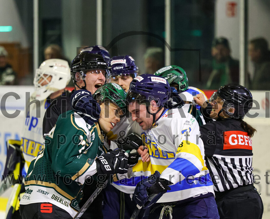 2026-01-09_107_TSV_Erding_gegen_Stuttgart_Rebels | Erding, Deutschland, 09.01.2026:Eishockey, Oberliga Süd 2025 / 2026, 35. Spieltag, TSV Erding gegen Stuttgart Rebels, Endergebnis: Mark Waldhausen (Erding Gladiators, #27), Reagan Poncelet (Stuttgart Rebels, #71)Foto: Christian Riedel / fotografie-riedel.net