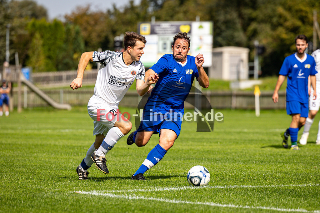 SV Unterhausen gegen SG SV Eberfing/SV Söchering | Fußball A-Klasse Herren Oberbayern Zugspitze Gruppe 5 8. Spieltag, SV Unterhausen gegen SG SV Eberfing/SV Söchering, 20240922,Duell zwischen Julian SCHILCHER (SV Unterhausen 21) und Bernhard SPENSBERGER (SG SV Eberfing/SV Söchering 4),2024-09-22 in Unterhausen (Sportplatz Unterhausen), Julian SCHILCHER (SV Unterhausen 21), Bernhard SPENSBERGER (SG SV Eberfing/SV Söchering 4)Copyright: WolfgangxLindner www.foto-lindner.de / shop.foto-lindner.de