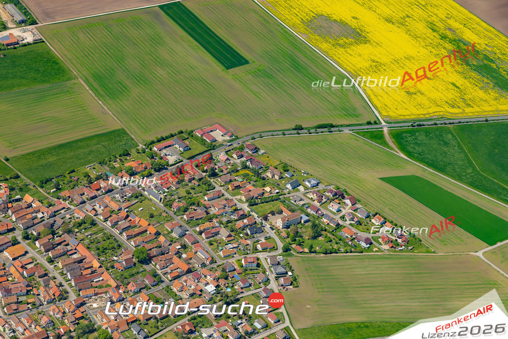 Die Luftaufnahme Milz - Römhild wurde 2022 vom Flugzeug aus (keine Drohne) erstellt. Hohe Auflösung -für große Poster und Wandbilder geeignet - Garantiert!