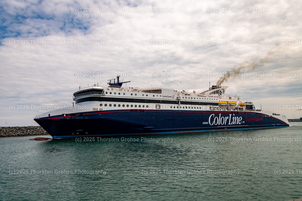 Color Line Super Speed 2 in Hirtshals, Denmark June 2023 | The Color Line Super Speed 2 leaving the port of Hirtshals Denmark for Larvik Norway. Die Color Line Super Speed 2 beim Auslaufen im Hafen von Hirtshals Dänemark mit Ziel Larvik Norwegen.  - Realisiert mit Pictrs.com