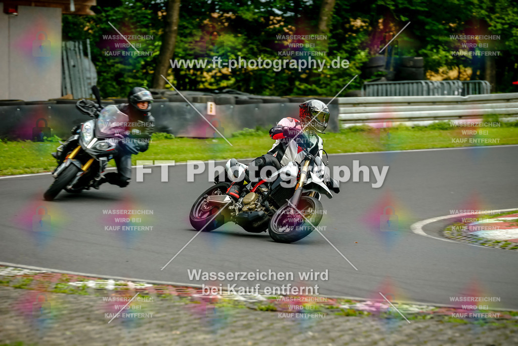 VBK-4272 | Hier findet Ihr Bilder von Touristenfahrten auf der Nürburgring Nordschleife oder von anderen Veranstaltungen die ich besucht habe. Viel Spass beim Durch Schauen 