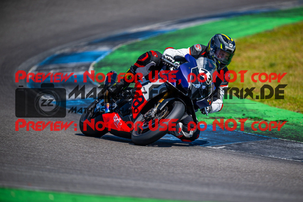 MaZZes_FotoMatrix_240520_6007705_5247 | ROT