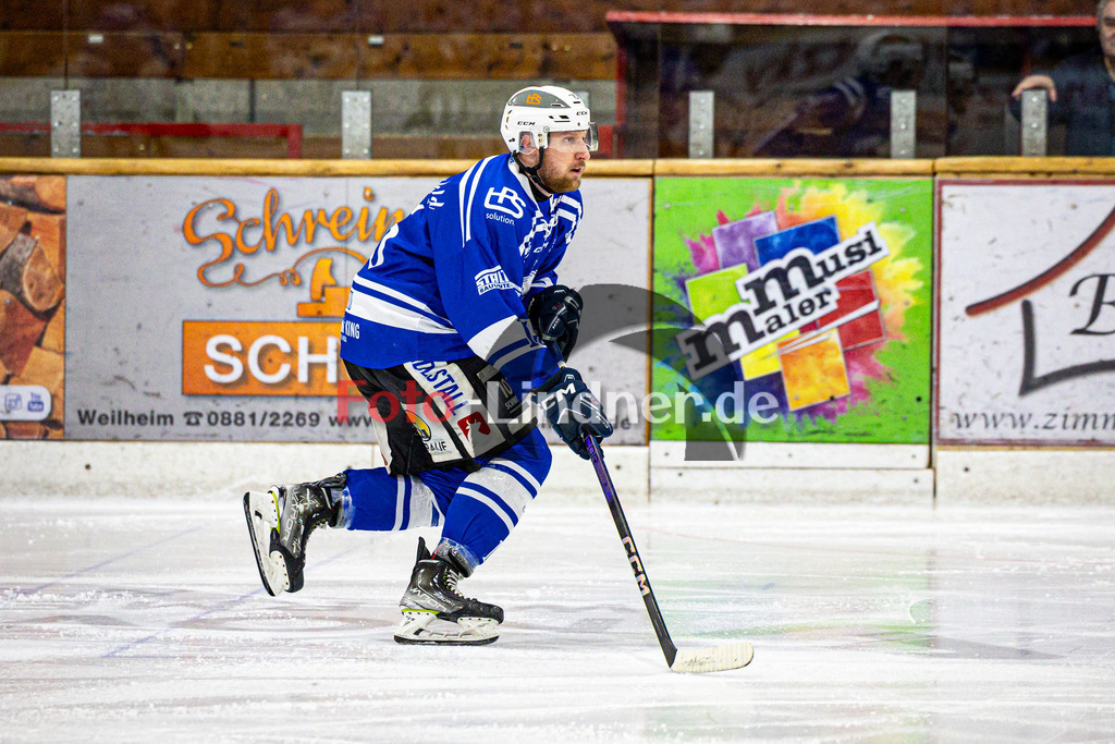 SC Forst NATURE BOYS gegen ESC Hassfurt HAWKS | Eishockey Landesliga Herren Playoffs 2024/25 - Spiel 2 von 4, SC Forst NATURE BOYS gegen ESC Hassfurt HAWKS, 20250222,Tobias DIETZ (Nature Boyz 15) in Aktion,2025-02-22 in Peißenberg (Eisstadion Peißenberg)Tobias DIETZ (Nature Boyz 15)Copyright: WolfgangxLindner foto-lindner.de