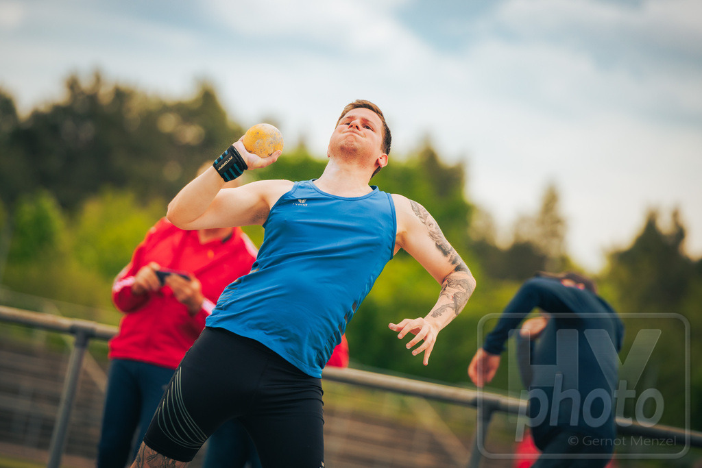 GM_20250510_Canon EOS R5_GMHY1145_sRGB | Werfertag 2025 Sportforum Hoyerswerda - Kugelstoßen - Realisiert mit Pictrs.com