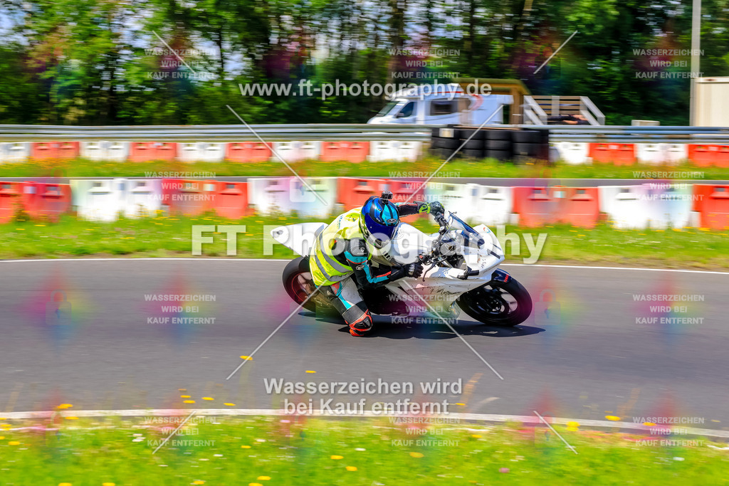 VBK-7995 | Hier findet Ihr Bilder von Touristenfahrten auf der Nürburgring Nordschleife oder von anderen Veranstaltungen die ich besucht habe. Viel Spass beim Durch Schauen 