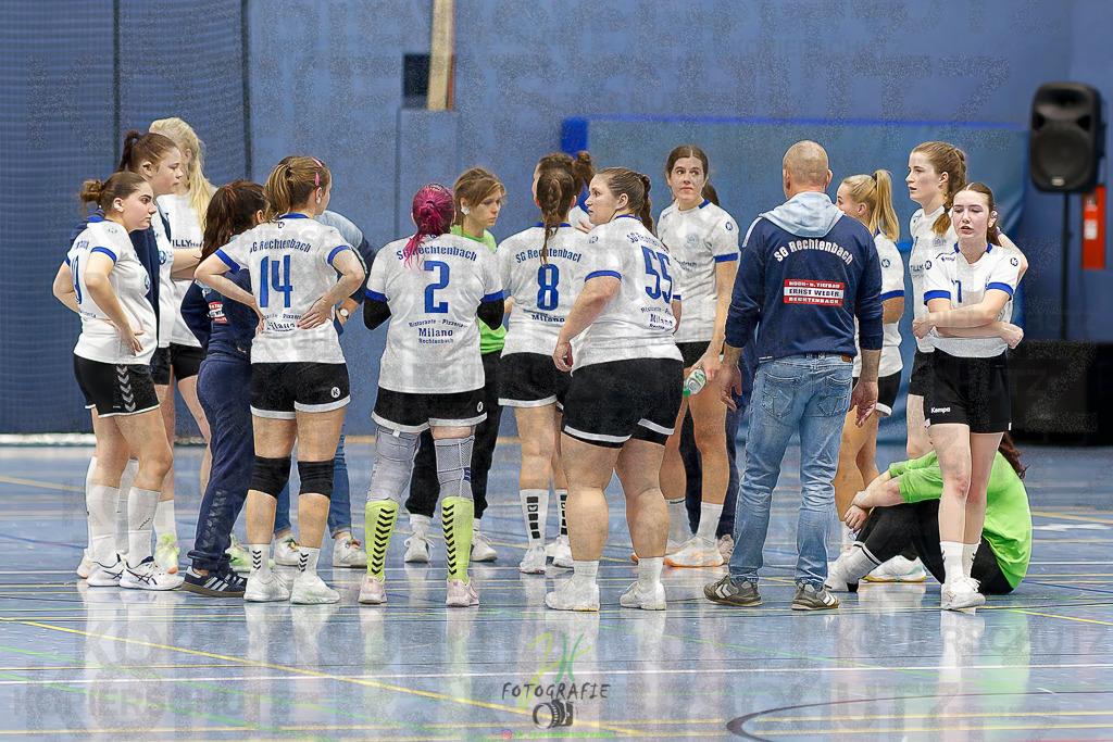 Frauen 2. Bezirksklasse; SG Rechtenbach - HSG Linden II | Frauen 2. Bezirksklasse; SG Rechtenbach - HSG Linden II am 16.11.2025 in Rechtenbach (Sporthalle Rechtenbach)Photo © 2025 - Jörg Heinrich - Realisiert mit Pictrs.com