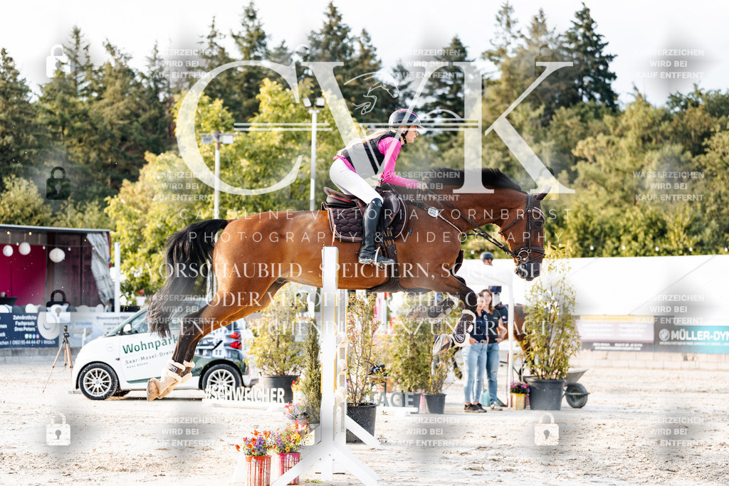CK903603 | Turnierfotografie Pferdefotografie Trier Rheinland-Pfalz Pferdesport Reitsport Tierfotografie Sportfotografie Pferdevideo Pferdevideografie Equestrianvideography equestrianphotography  - Realisiert mit Pictrs.com