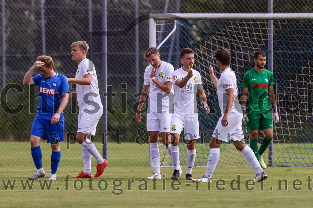 2023-07-22_046_FC_Eitting_gegen_FC_Moosinning | Eitting, Deutschland, 22.07.2023:
Fußball, Kreisliga 2023 / 2024, Testspiel, FC Eitting gegen FC Moosinning, Endergebnis: 0:4

Jubel nach dem 0:1 durch Stefan Haas (FC Moosinning, #8)
Stefan Haas (FC Moosinning, #8), Florian Jakob (FC Moosinning, #10), Maximilian Lechner (FC Moosinning, #11), Christian Reiser (FC Moosinning, #17)

Foto: Christian Riedel / fotografie-riedel.net