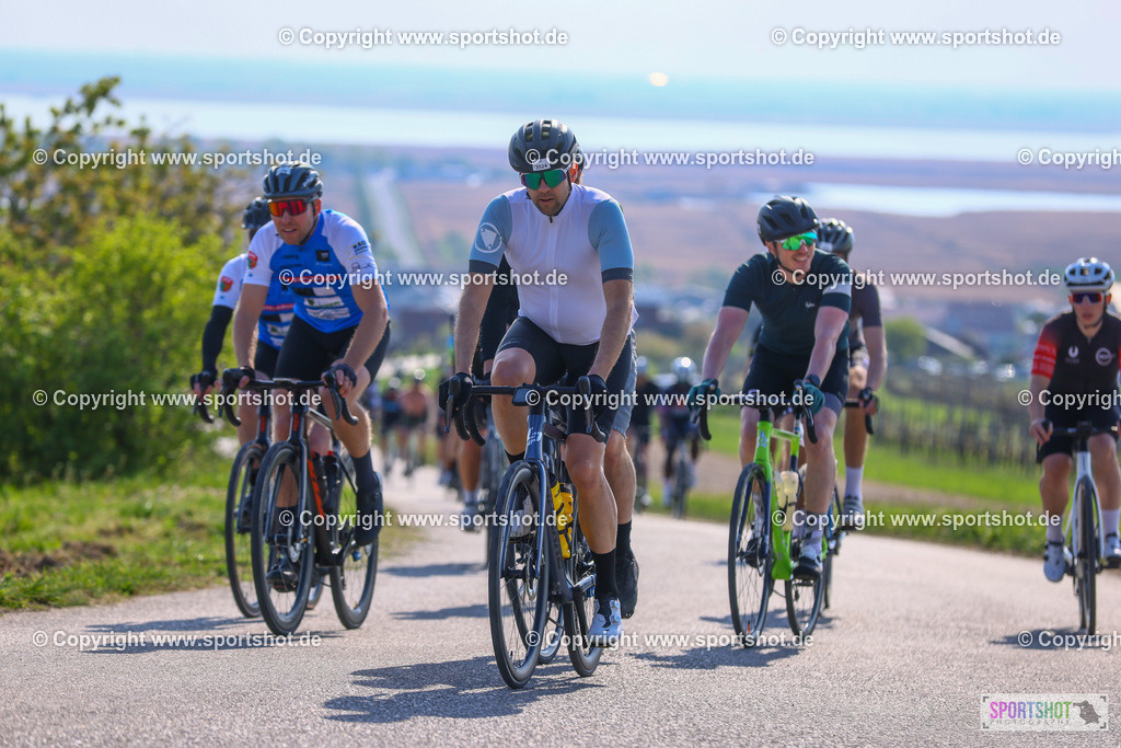 TRA_0539 | Neusiedlersee Radmarathon 2026@sportshot_your_pictrs #yourpictures#roadtowm2029 #nrm #neusiedlerseeradmarathon #neusiedlersee #neusiedlerseetourismus #burgenland #mörbisch #nrm26 #burgenlandtourismus #voglundco #poweredbyburgenlandtourismus #radsport #rad #marathon #ucigranfondo #visitburgenland #ucigranfondoworldseries