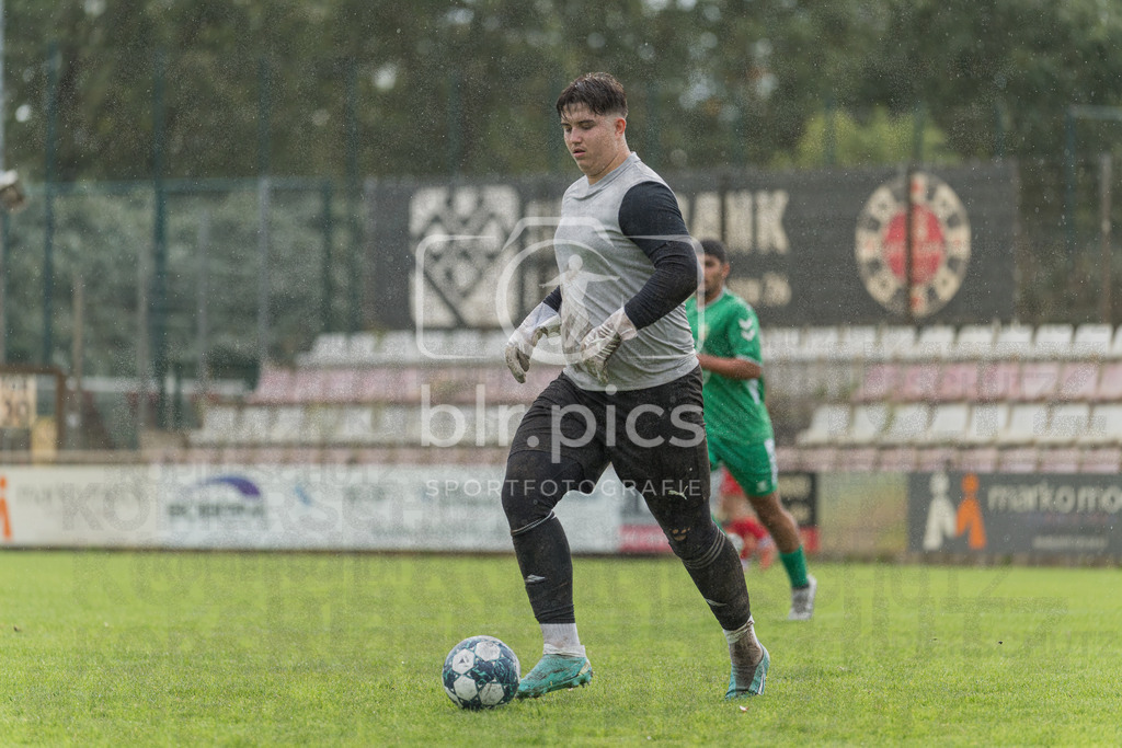 blr.pics_FC Oberneuland - JFV Bremen II | Professionelle Fußball- und Sportfotografie. Spielbilder online ansehen und kaufen – Einzelbilder oder komplette Galerien in hoher Qualität.