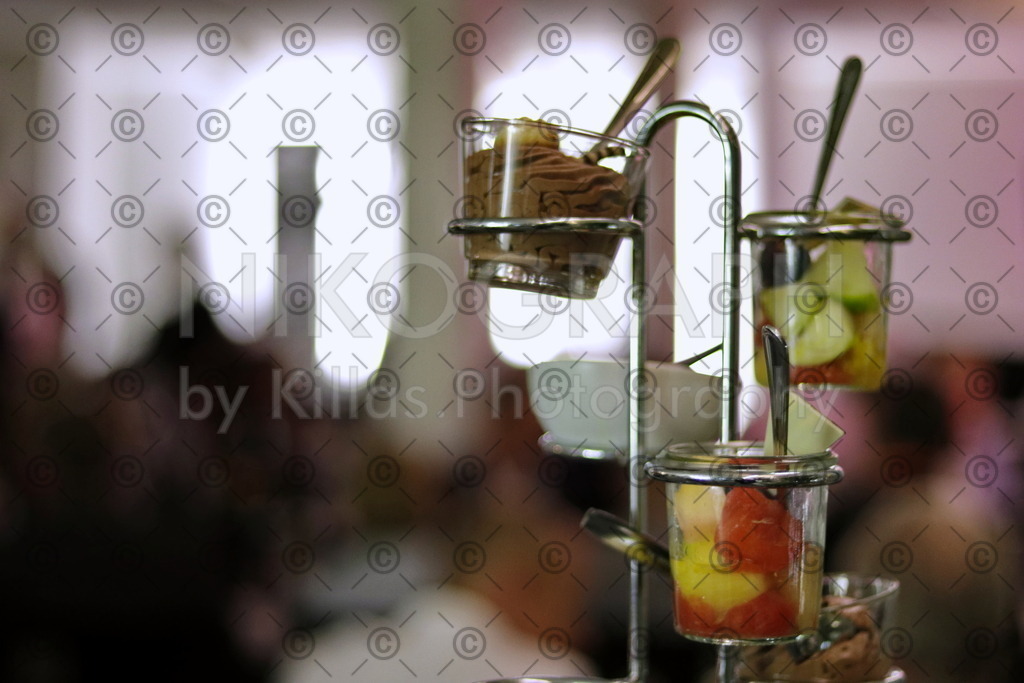 Nachtisch | Etagerie mit Nachtischgläsern.