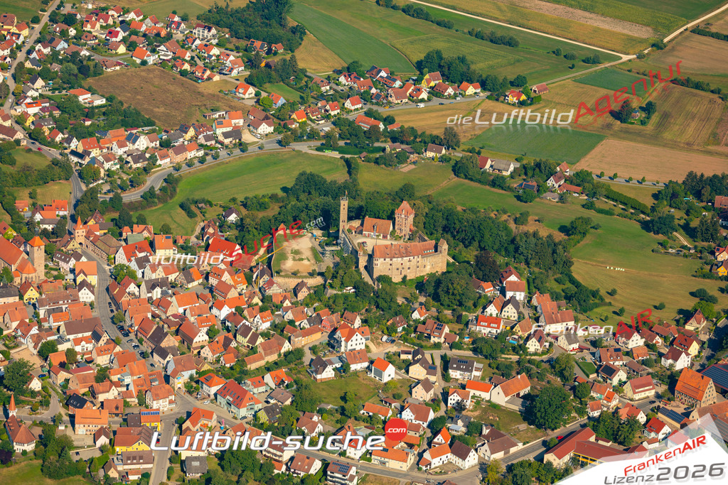Das Luftbild zeigt : Marienburg Abenberg - Die Luftaufnahme wurde 2024 vom UL-Flugzeug aus erstellt ( keine Drohne ) - Hochauflösende Luftaufnahme - Für grossformatige Ausdrucke geeignet. Die Geschenkidee !Mit Lizenz und Bildrechte bestellbar
