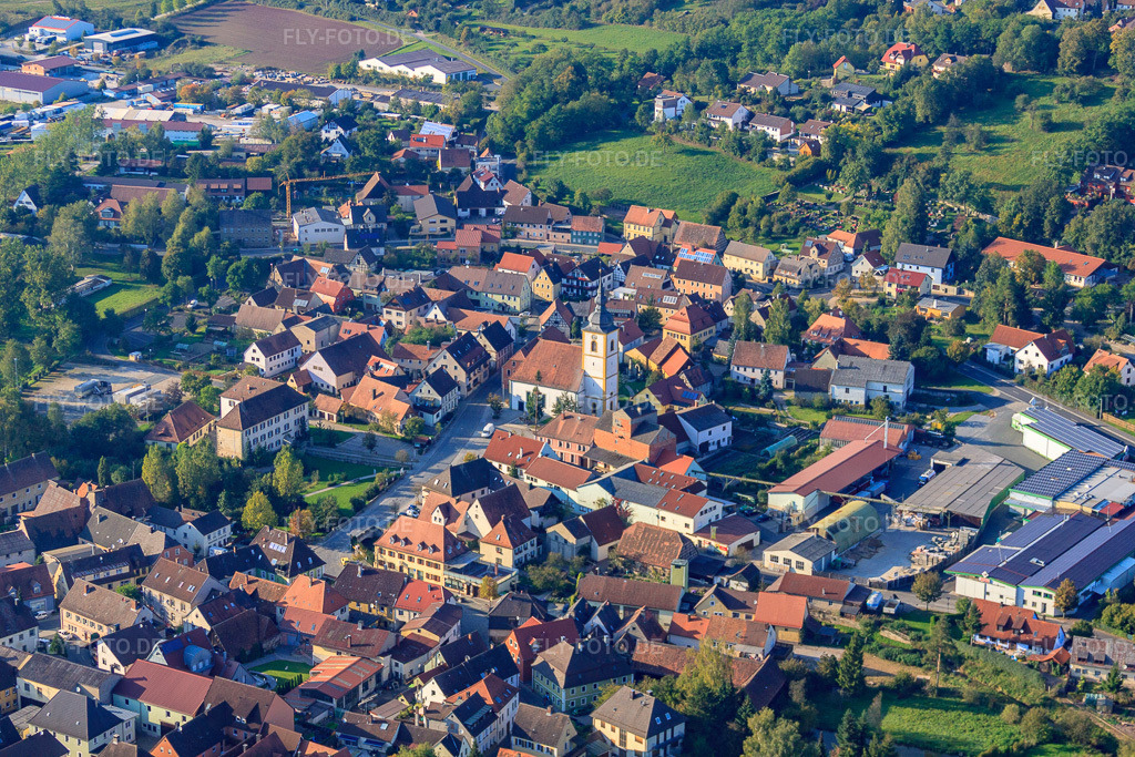 Luftbild: St. Ägidiuskirche im Ortsteil Fürstenforst in Burghaslach im Bundesland Bayern in Deutschland. Foto: IMG_45701-1748.jpg vom 25.09.2011 durch Werner Riehm/FLY-FOTO.deAuflösung des Originals: 4752 x 3168 px