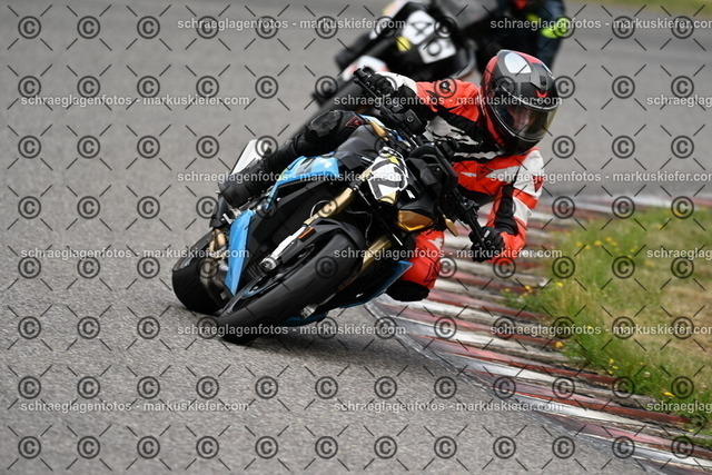25bt02-1092 | markuskiefer.com - Realisiert mit Pictrs.com