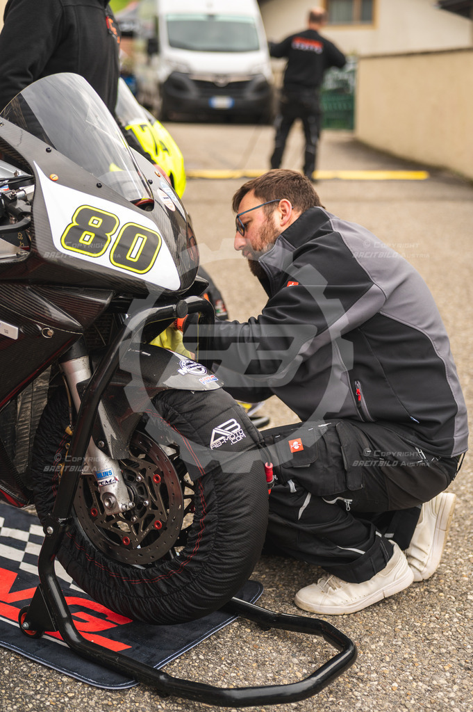 0232 - Bergrennen Landshaag2026 | BREITBILD Austria Webshop

Finde Fotos von: Breitbild, Breitbild Austria, Landshaag, Europeanbikers, KTM, BMW, Bergrennen, Bikeporn, Carporn, Bikes, Cars, Fotografie, Oberösterreich, Österreich, Berufsfotograf, Motorradteile Ganster, Julbach, Pannoniari - Realisiert mit Pictrs.com