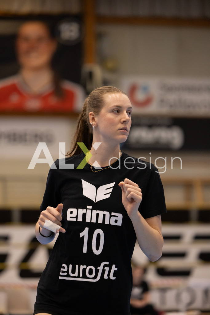 Volleyball I Frauen I Saison 2025-2026 I Volleyball NLA | Women I 1/2 Finals I  VC Kanti Schaffhausen - Sm'Aesch Pfeffingen I 07.03.2026 | 10 Maelle Corbach (CH) (VC Kanti Schaffhausen) – Diagonal - Realisiert mit Pictrs.com
