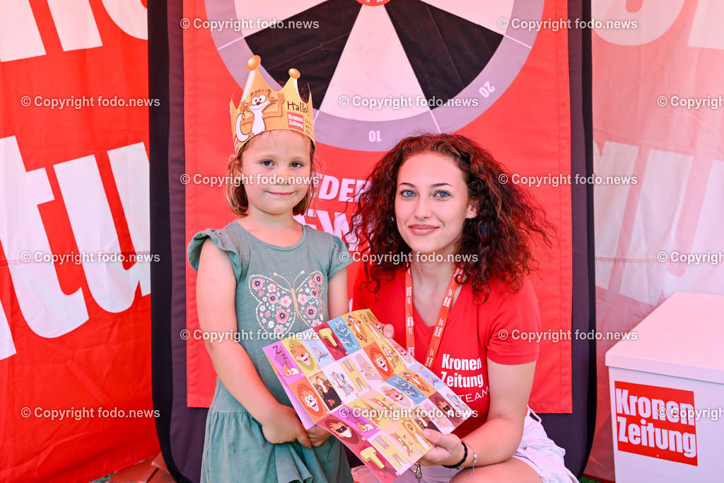 Linzer Kronefest 2023_ 19.08.2023-2 | 19.08.2023, Linzer Kronefest 2023, AUT, im Bild Linzer Kronefest 2023, Kids Area

Anja (4) und Kronemaedchen Sabrina