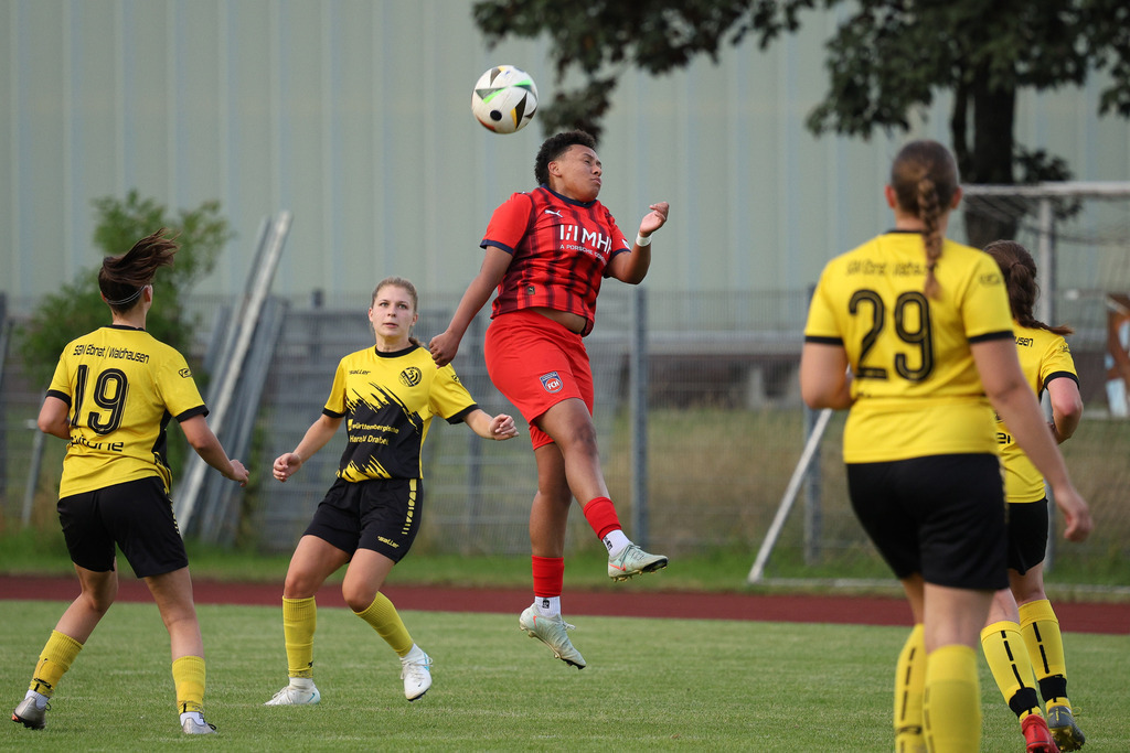 Fußball I FRAUEN I Saison 2025-2026 I Freundschaftsspiel I SGM Ebnat-Waldhausen - 1FC Heidenheim 1846 2 I_250823_5751 | Fotopresso – Sportfotografie in Heidenheim & Umgebung. Professionelle Sportfotografie für unvergessliche Momente. Dynamische Action-Shots, emotionale Szenen & hochwertige Bilder. - Realisiert mit Pictrs.com