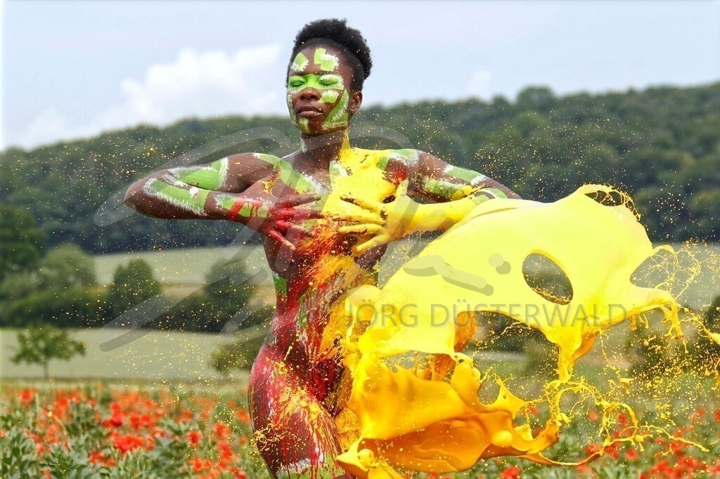 BodyArt-MOHNSPLASH_8877b2-2 | #007 | Modell: Clémentine | Foto: Tschiponnique Skupin  - Realisiert mit Pictrs.com