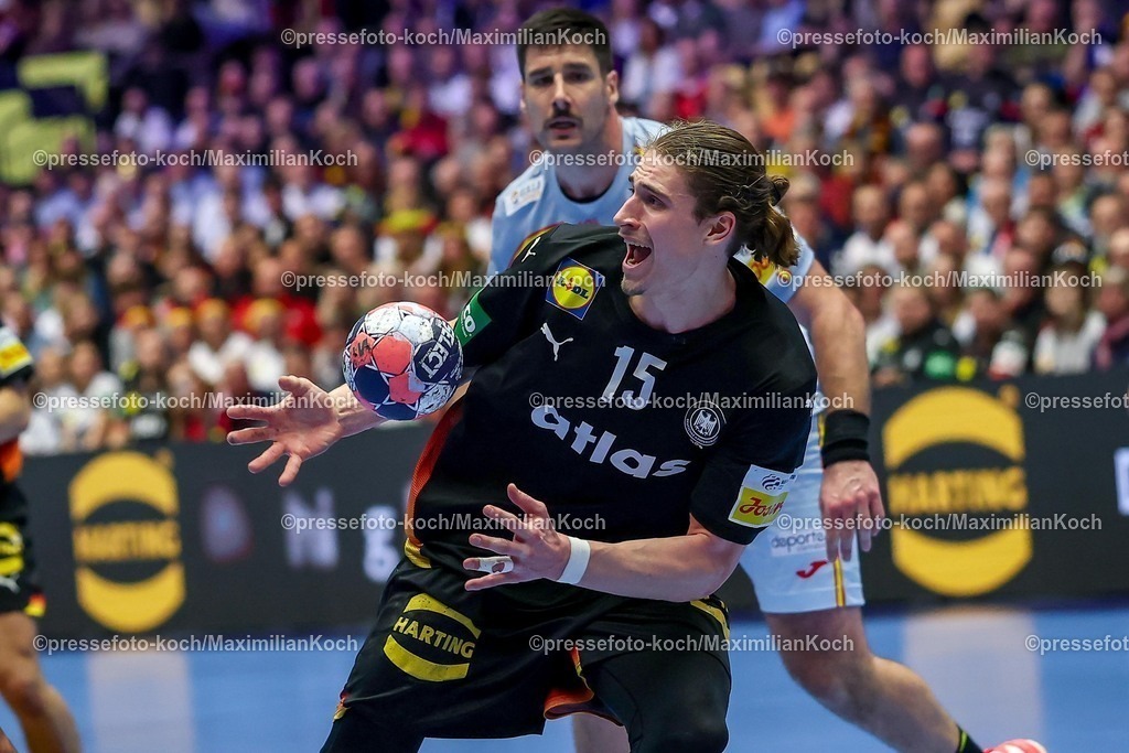 EHF19012602213 | 19.01.2026, Handball, Men's EHF EURO 2026, Deutschland - Spanien, Jyske Bank Boxen in Herning, Dänemark, Preliminary Round:  Juri Knorr (Germany #15) 